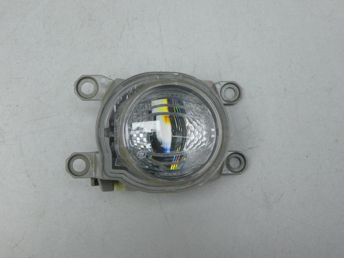 Фара противотуманная левая