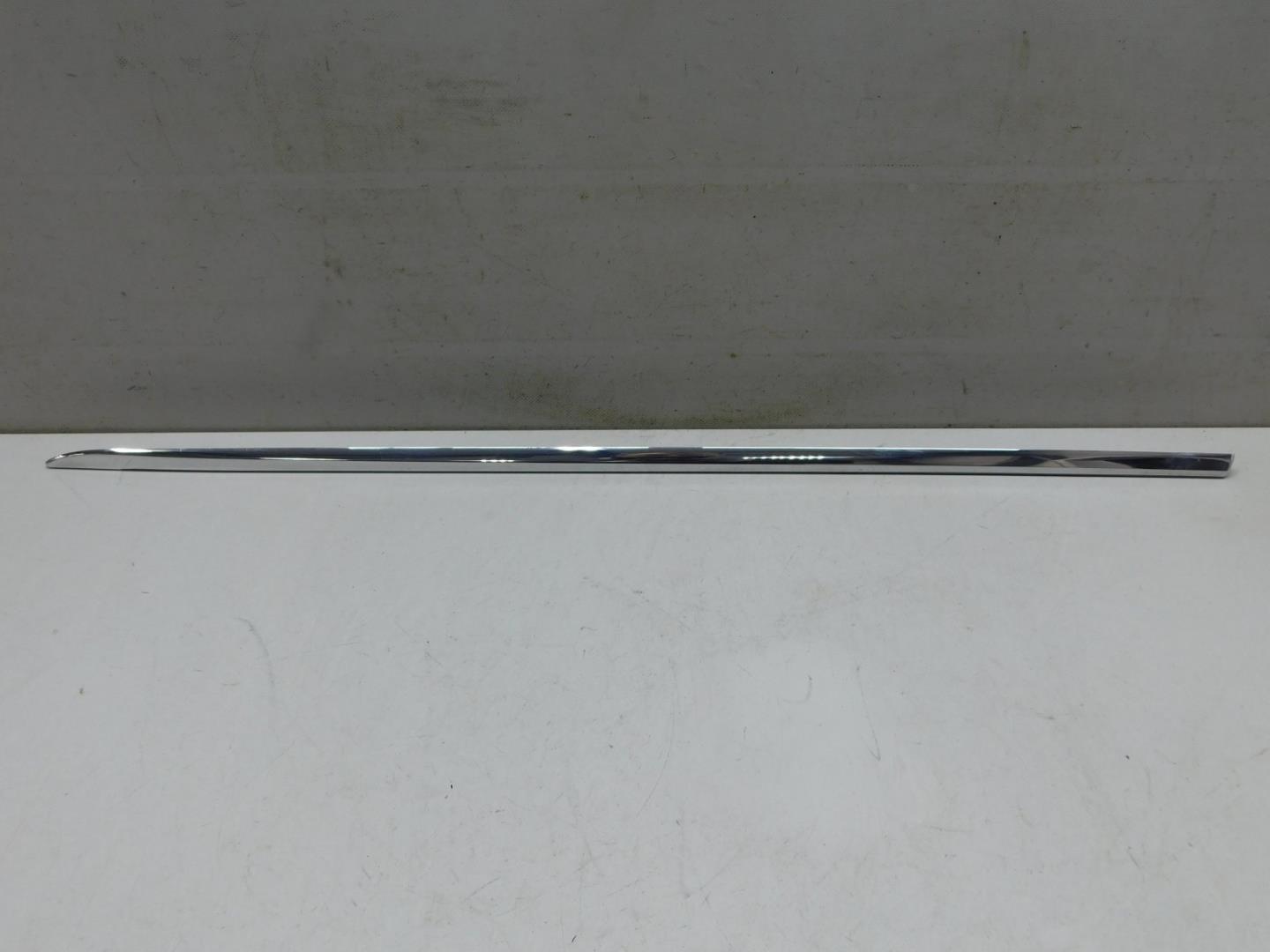 Молдинг задней правой двери