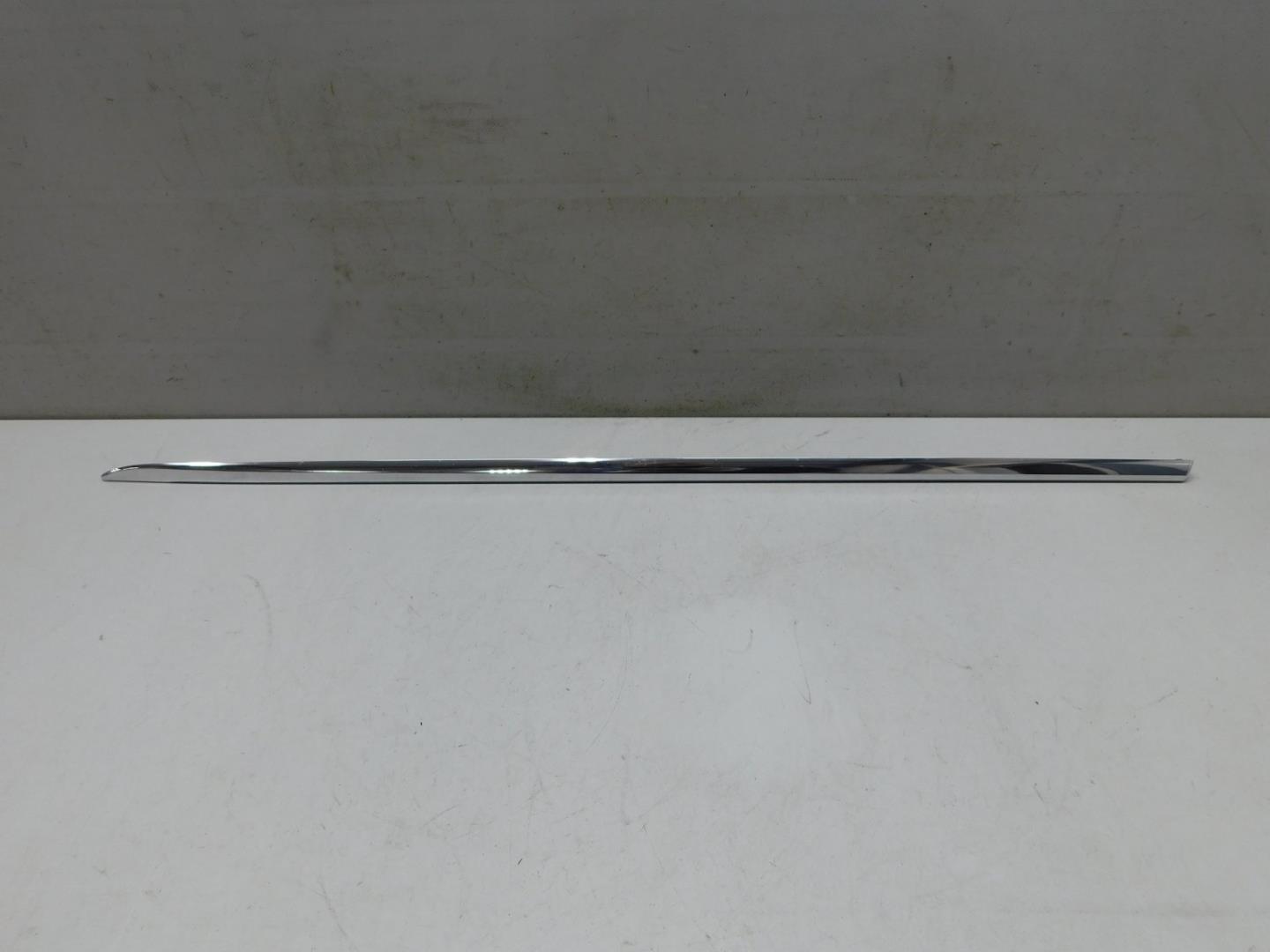 Молдинг задней правой двери