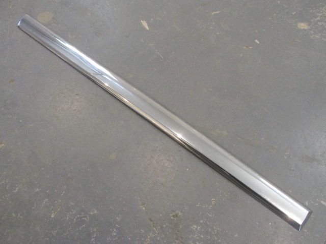 Молдинг задней правой двери