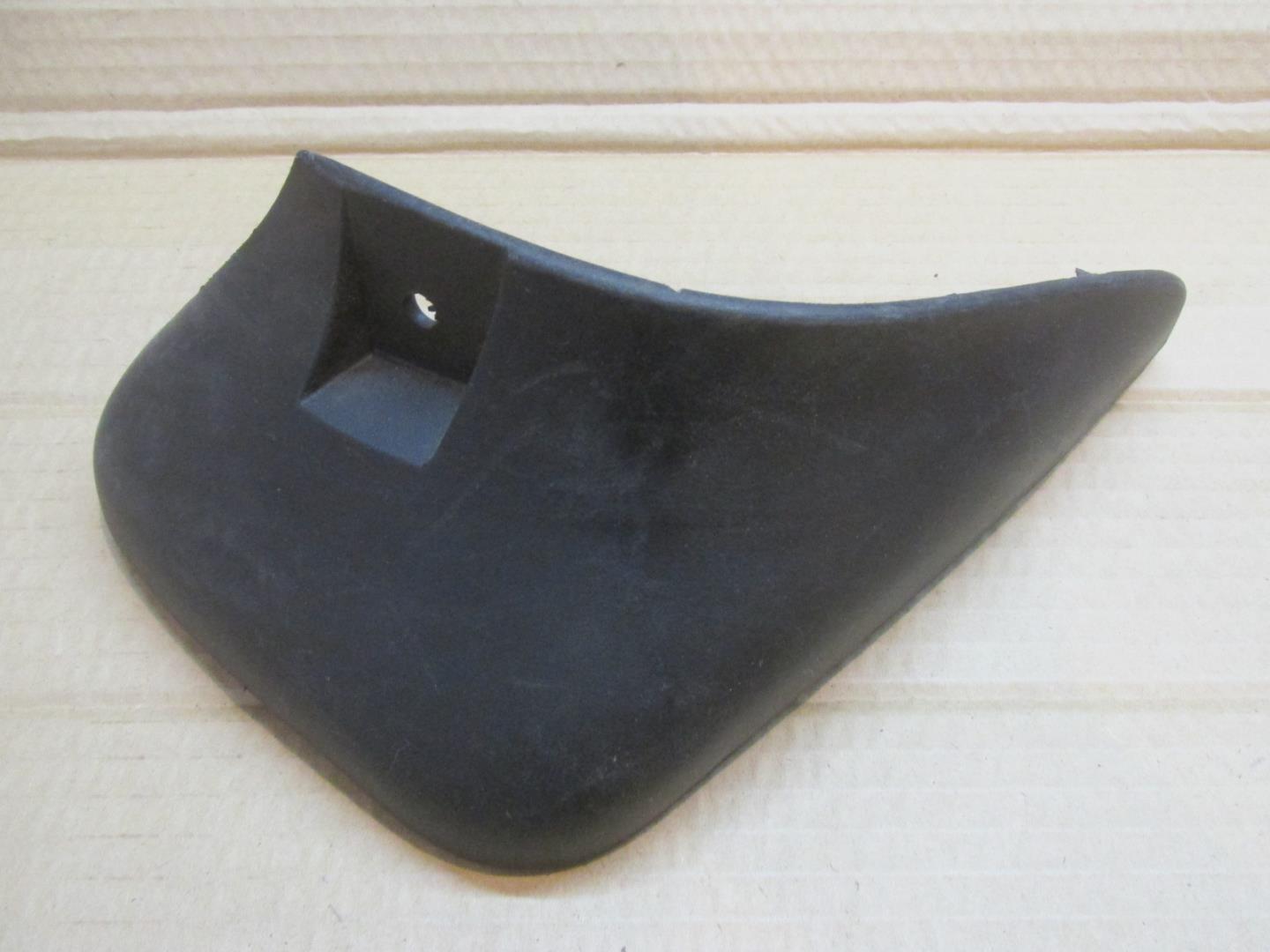 Брызговик задний правый