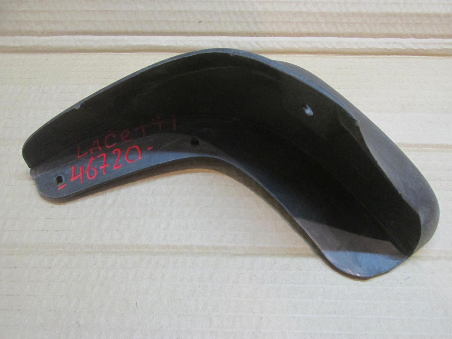 Брызговик задний правый