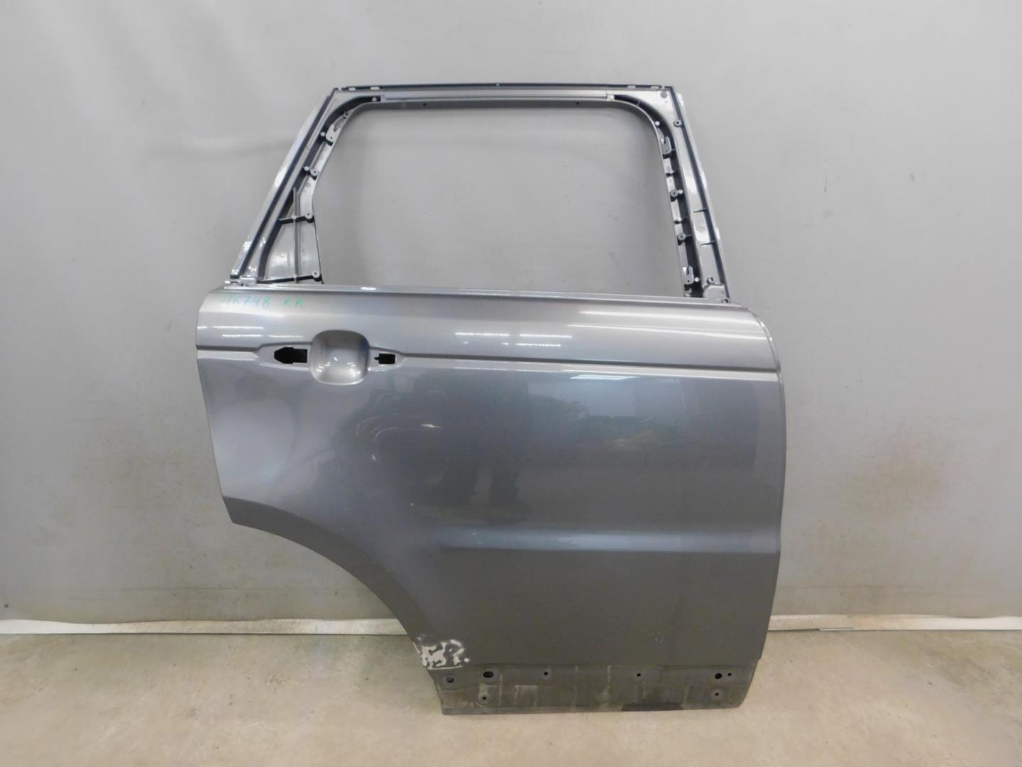 Дверь задняя правая