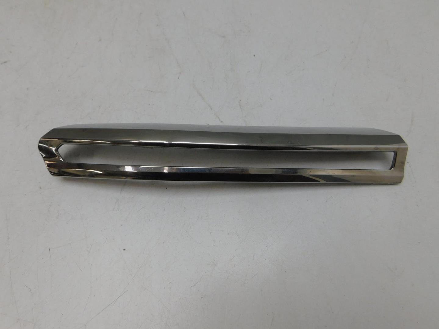 Накладка на решетку радиатора