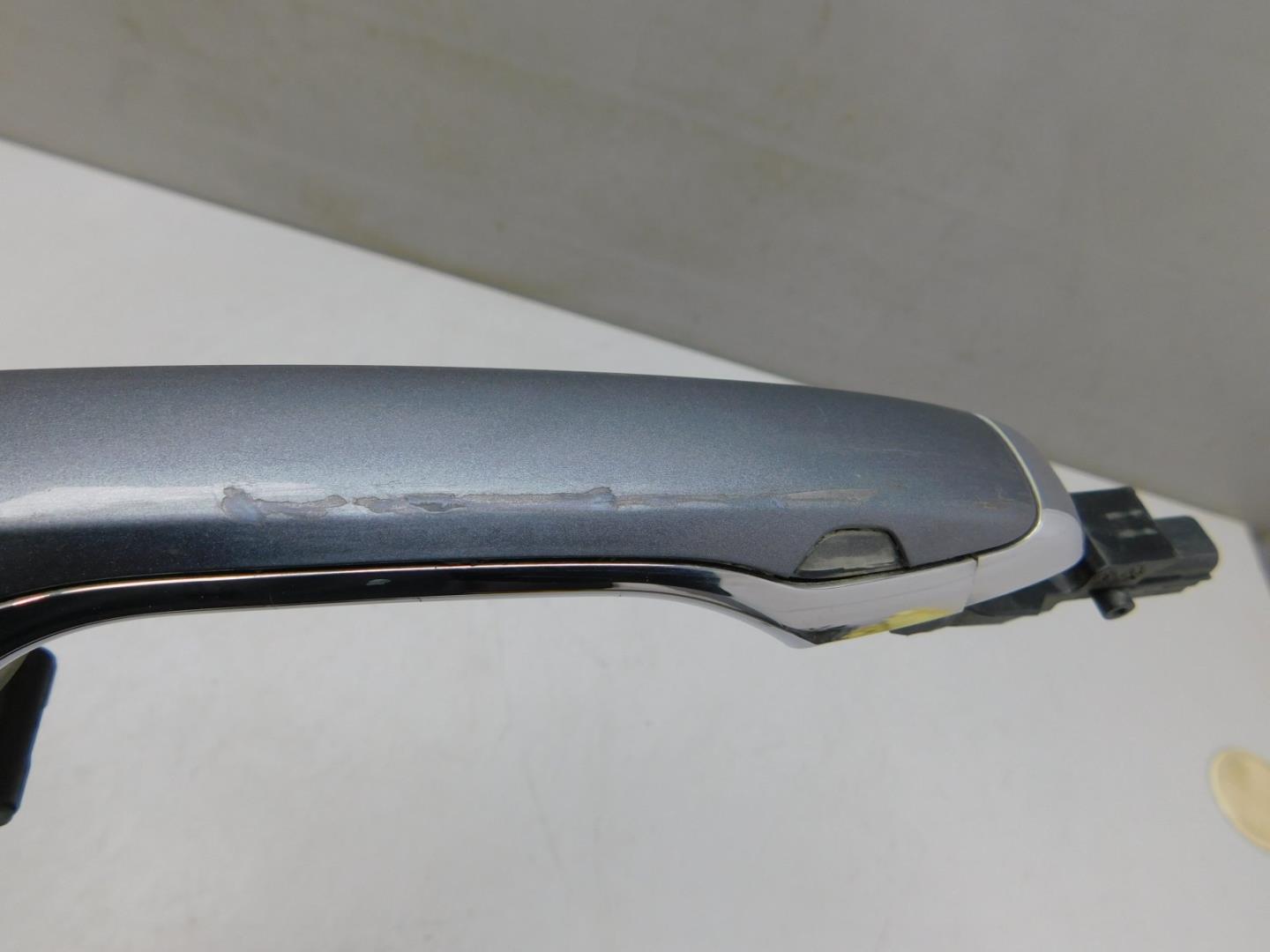 Ручка двери передней наружная левая