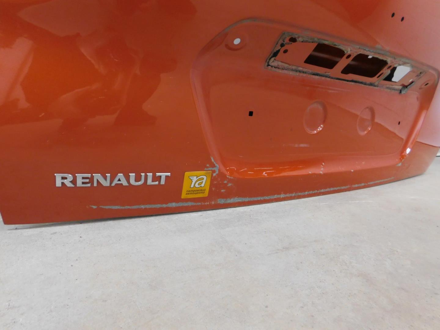 Дверь багажника