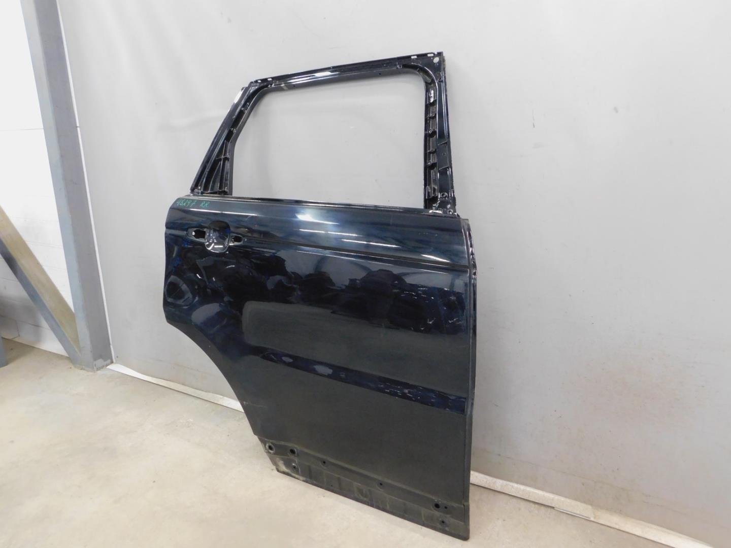 Дверь задняя правая