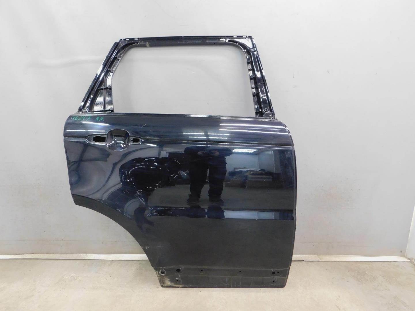 Дверь задняя правая