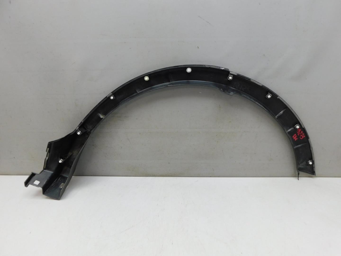 Накладка заднего крыла правого