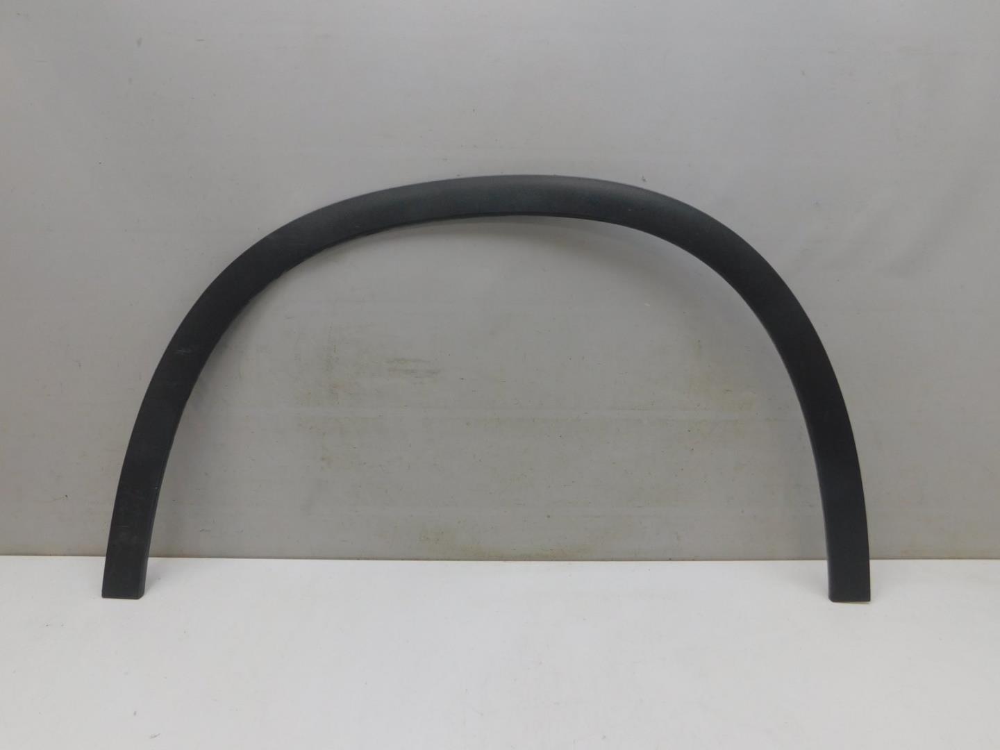 Накладка переднего крыла левого