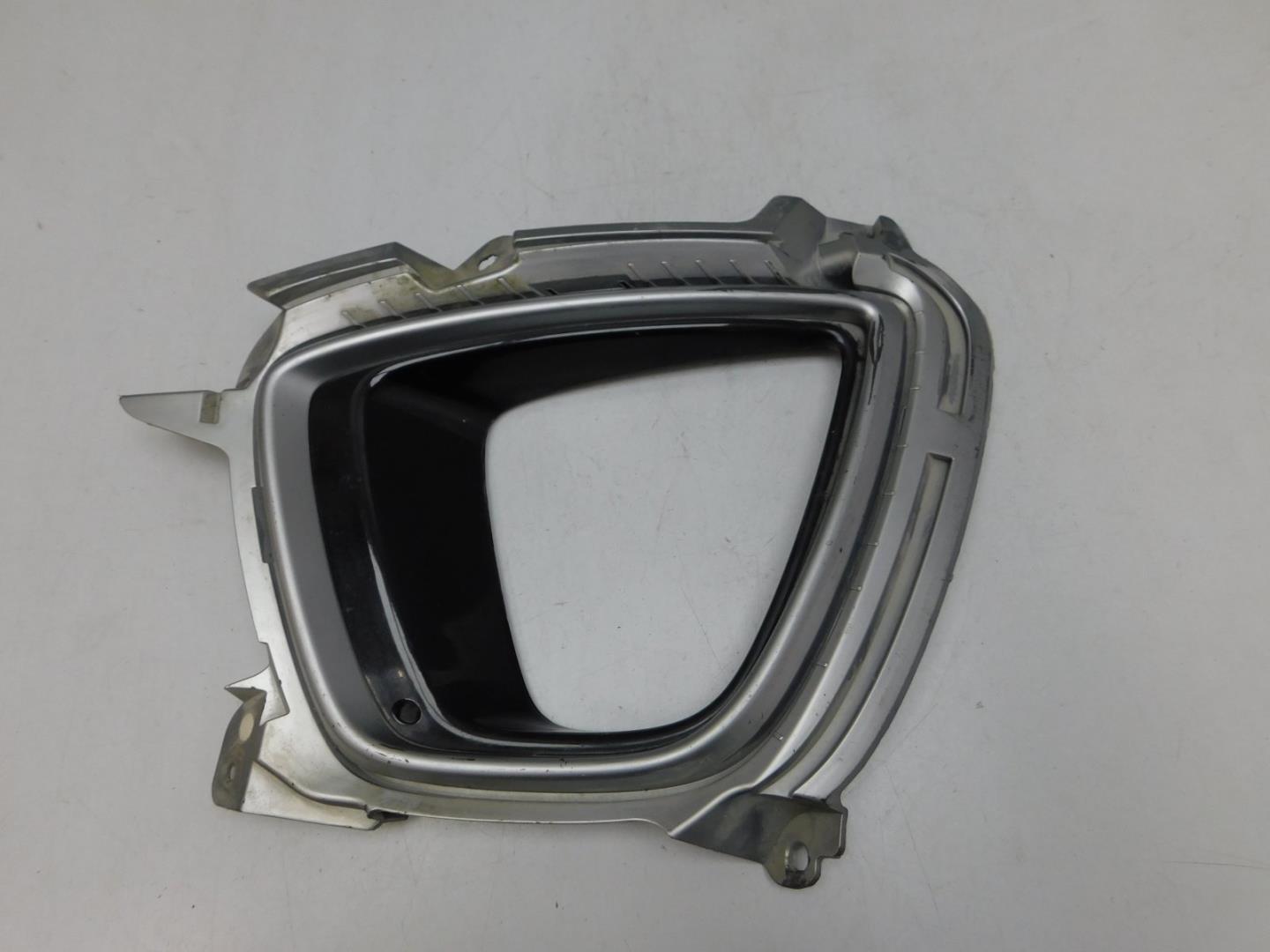 Решетка в бампер левая