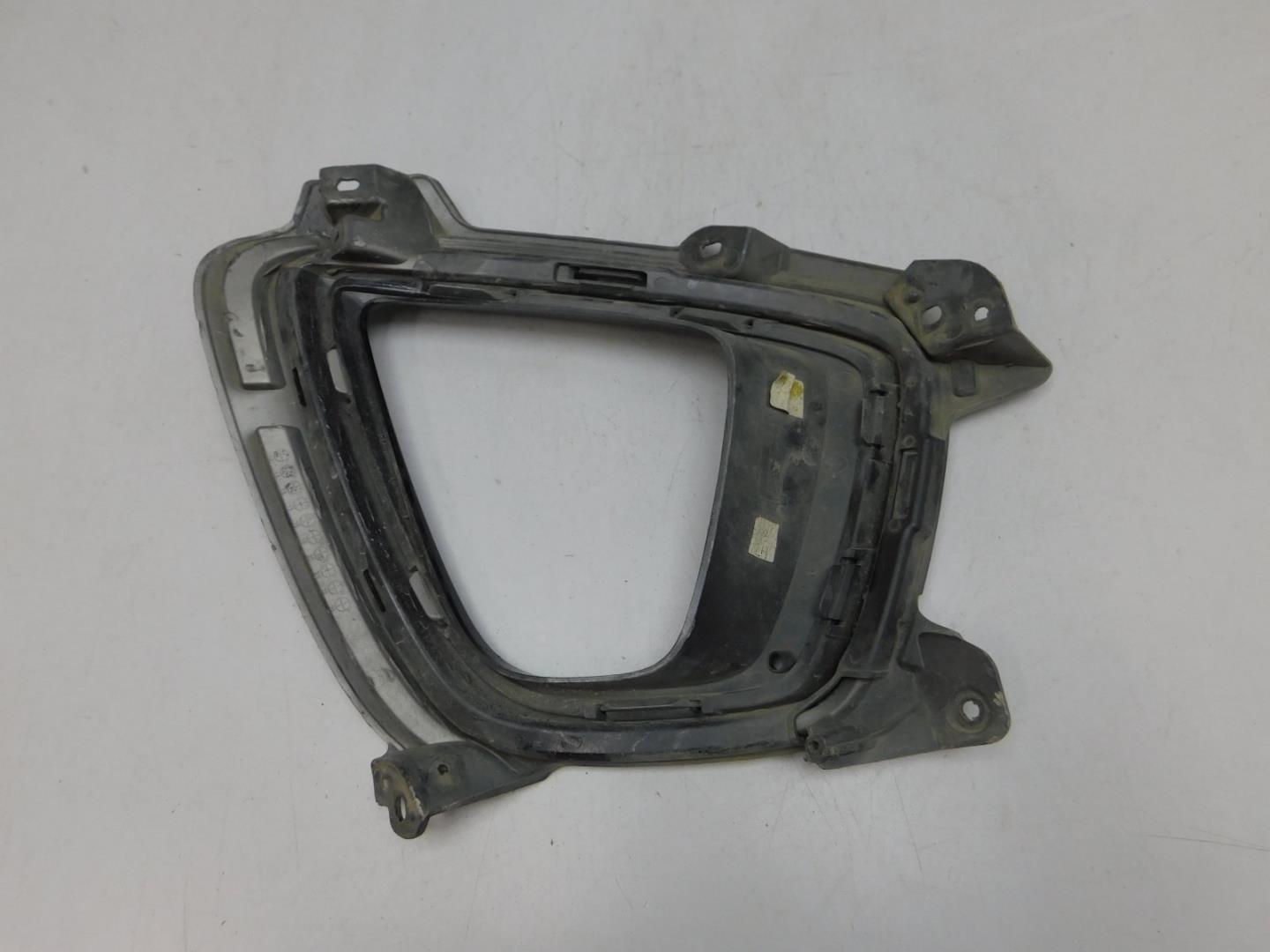 Решетка в бампер левая