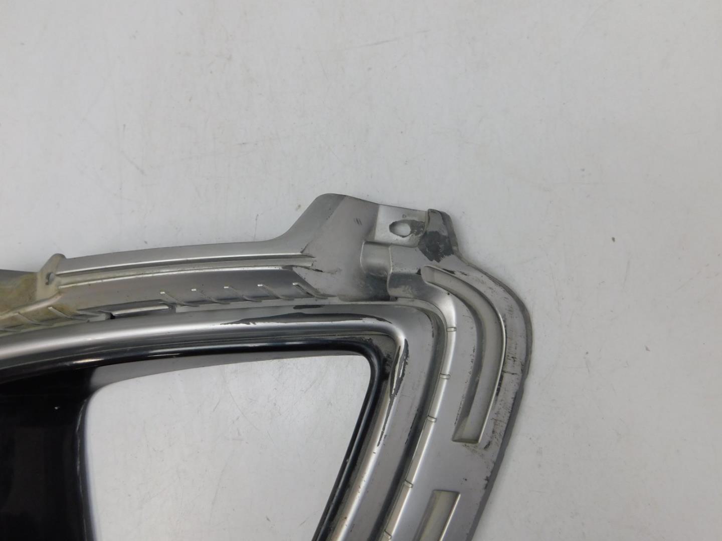 Решетка в бампер левая