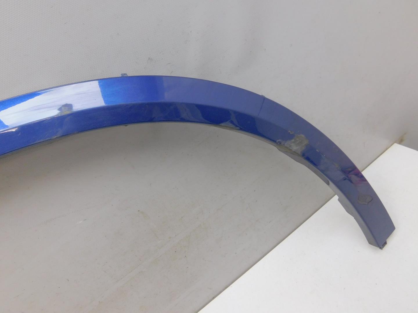 Накладка переднего крыла правого