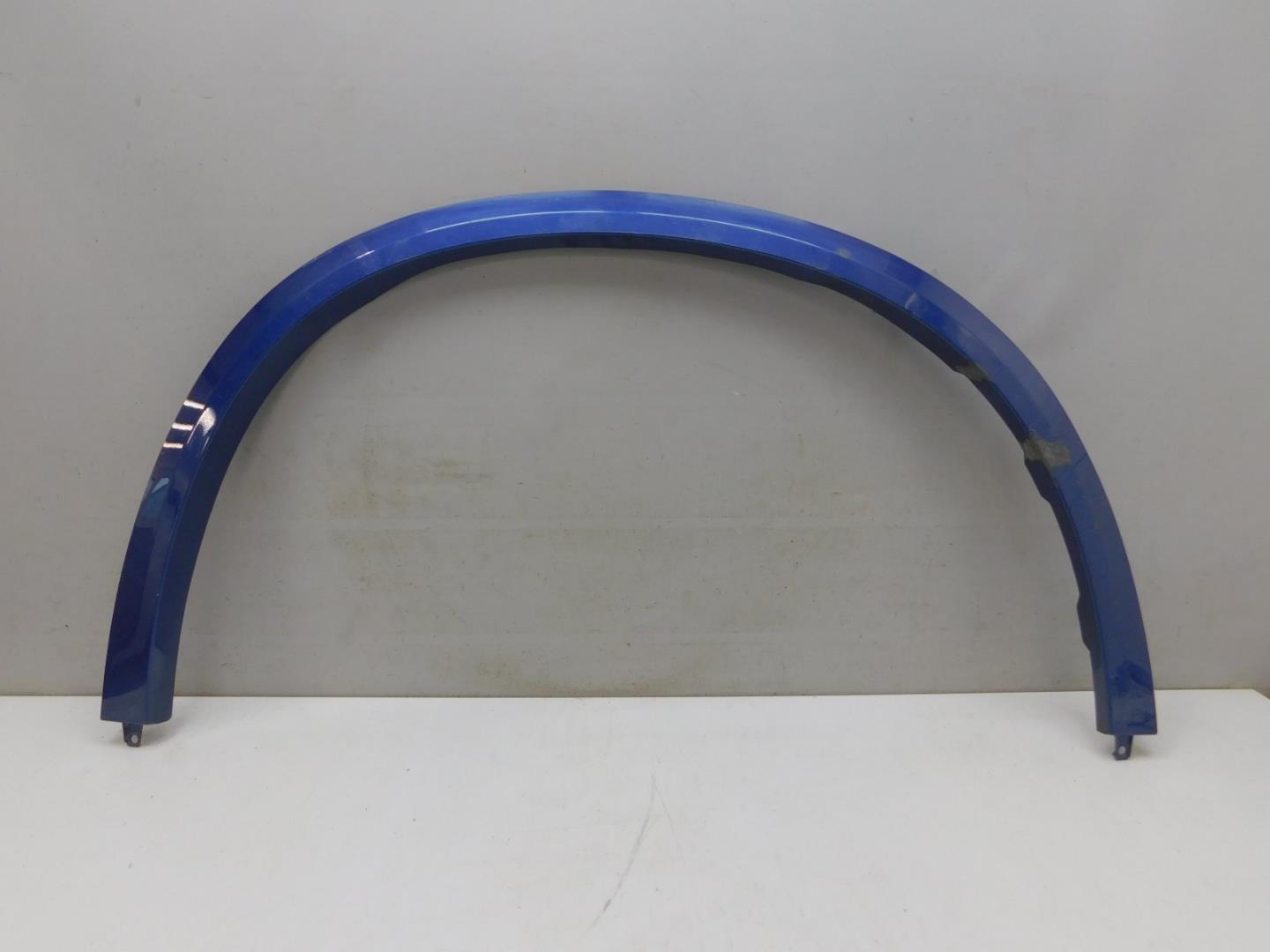 Накладка переднего крыла правого