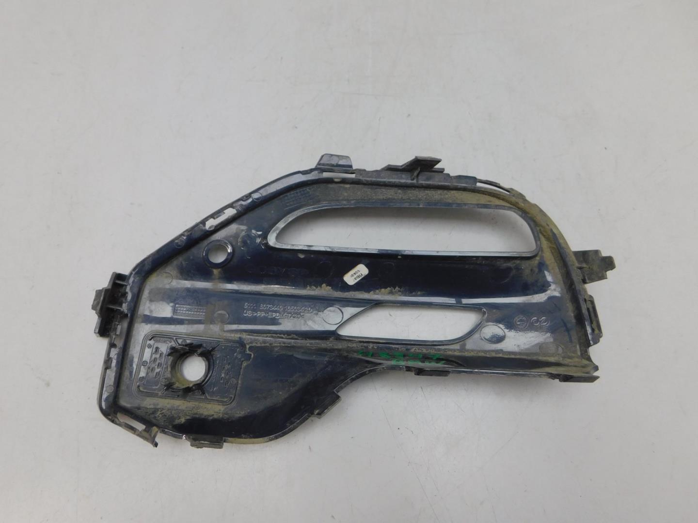 Решетка в бампер правая