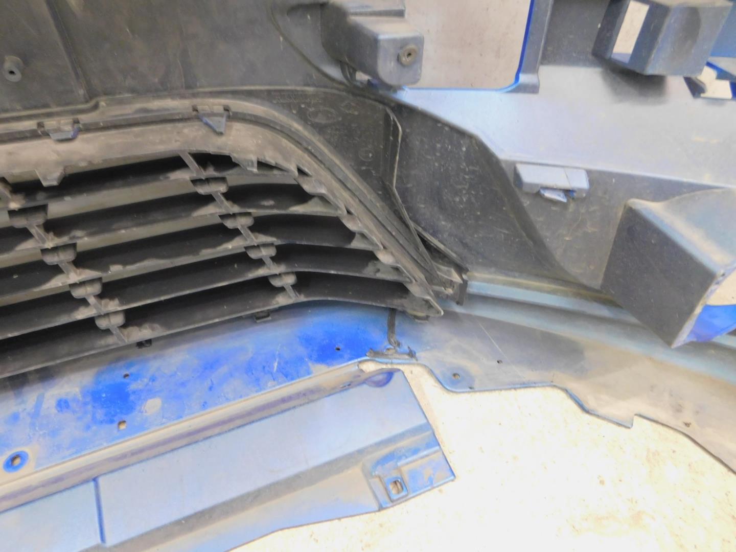 Бампер передний