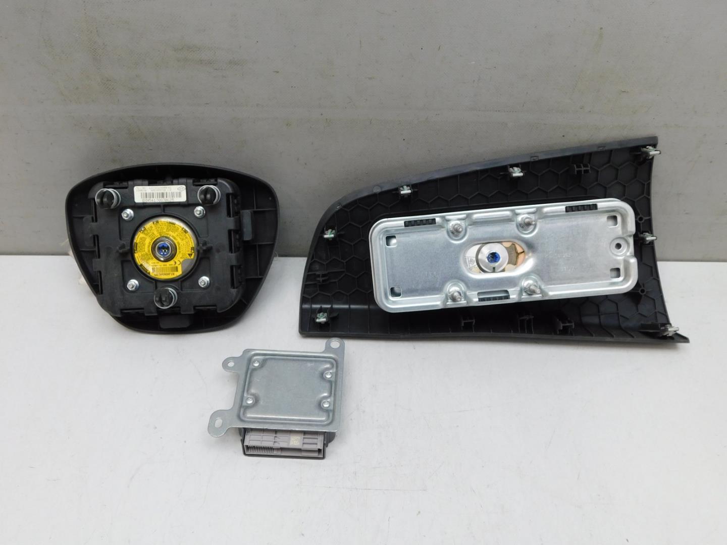 Подушка безопасности нижняя (для колен)