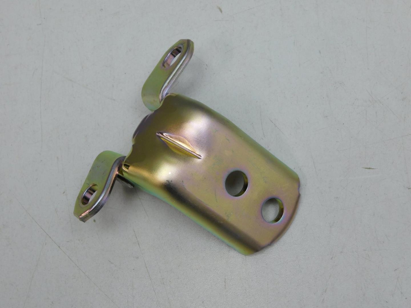 Петля двери задней левой верхняя