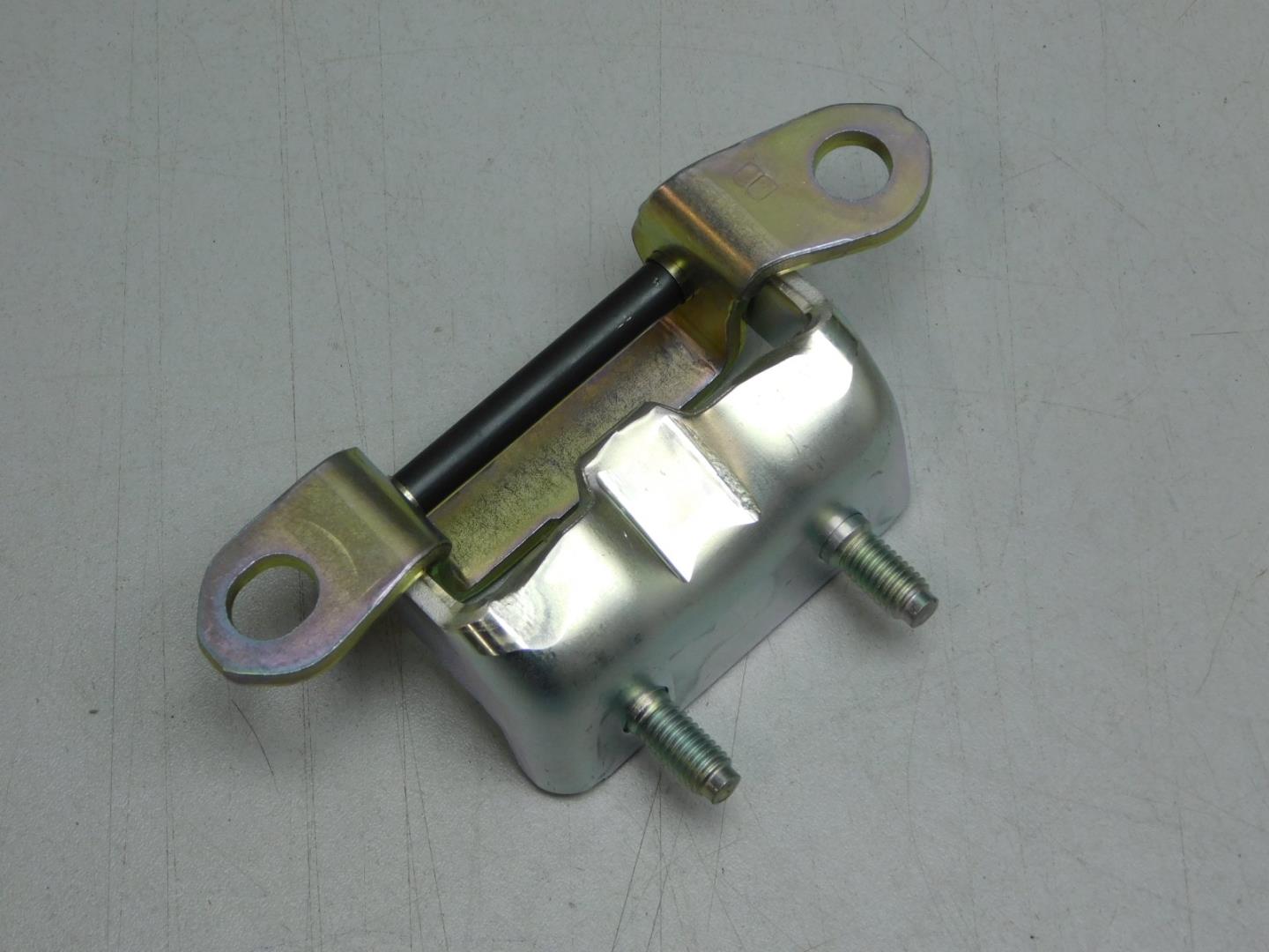 Петля двери задней левой верхняя