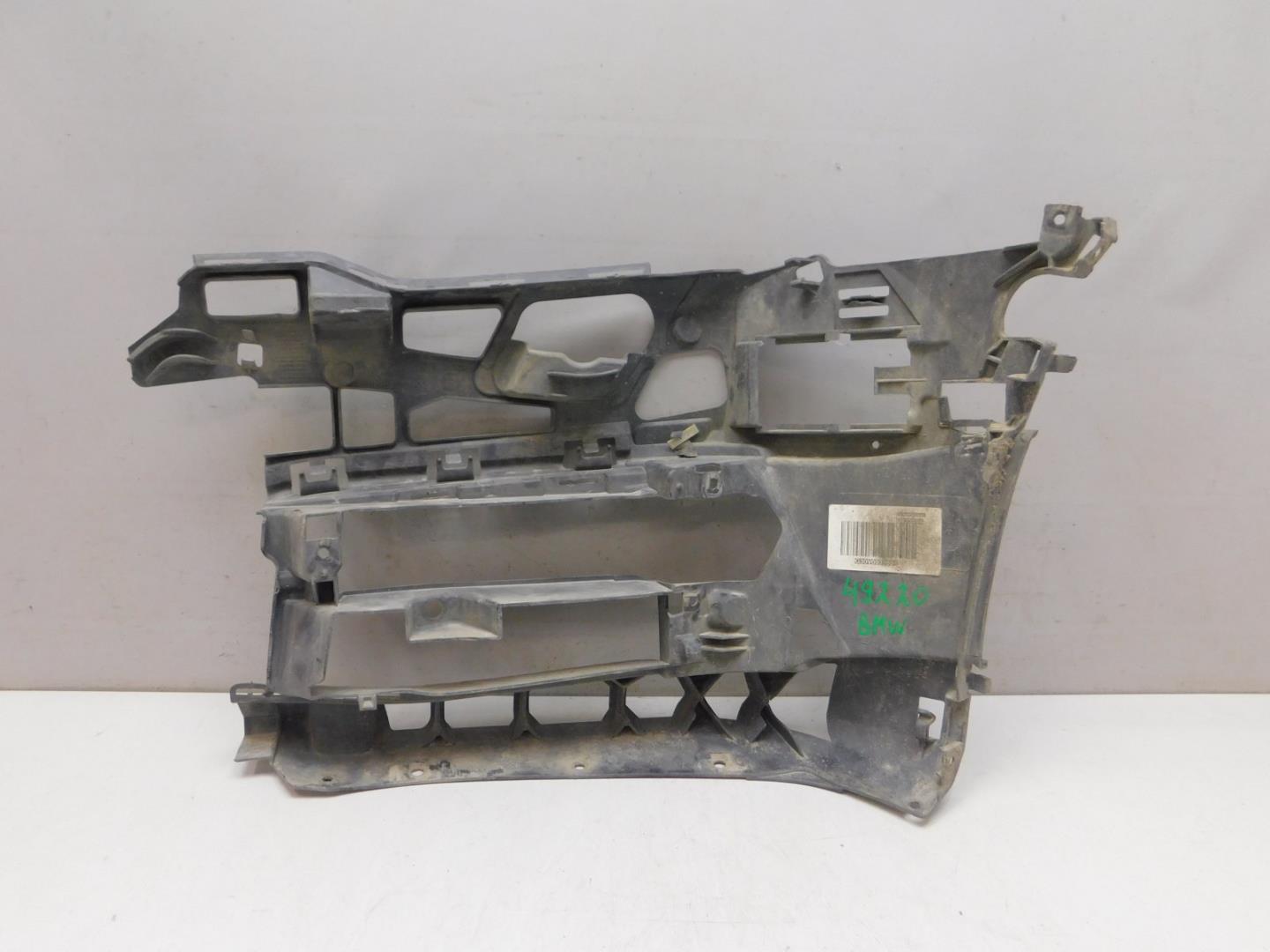 Кронштейн переднего бампера