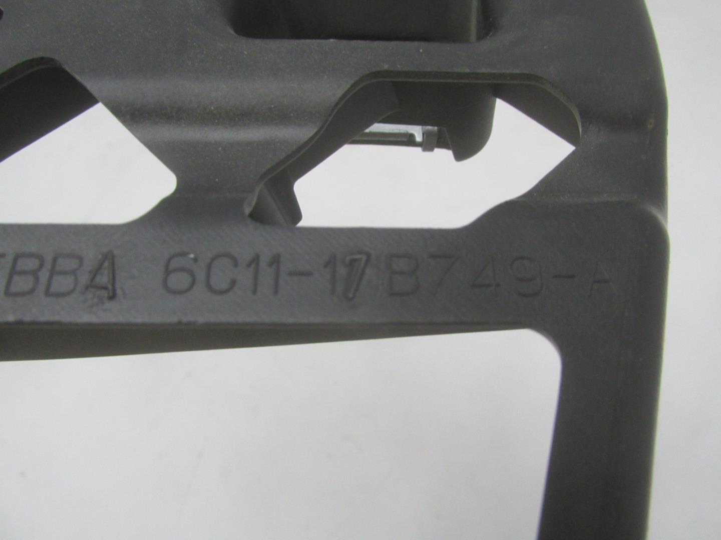 Направляющая переднего бампера