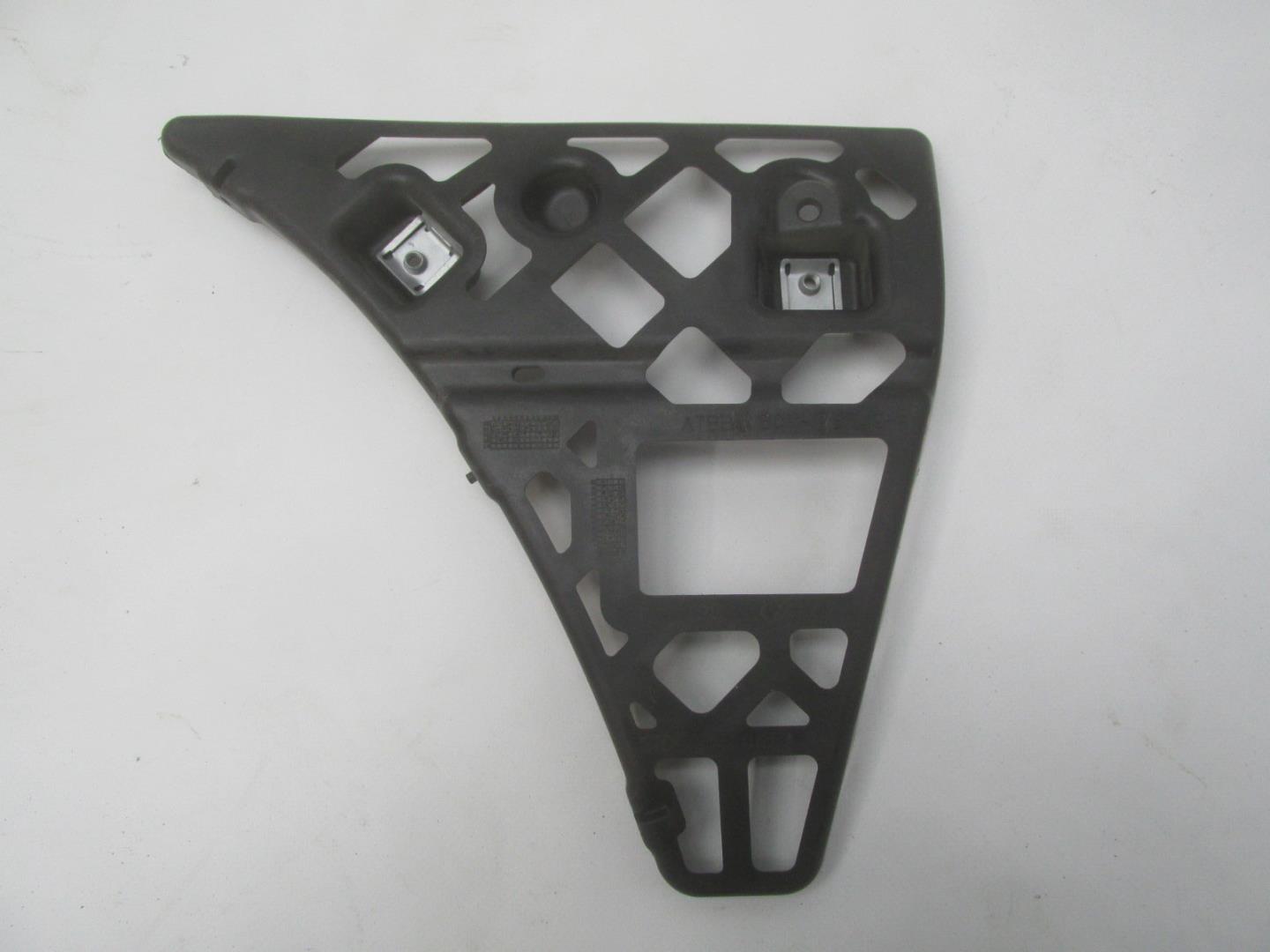 Направляющая переднего бампера