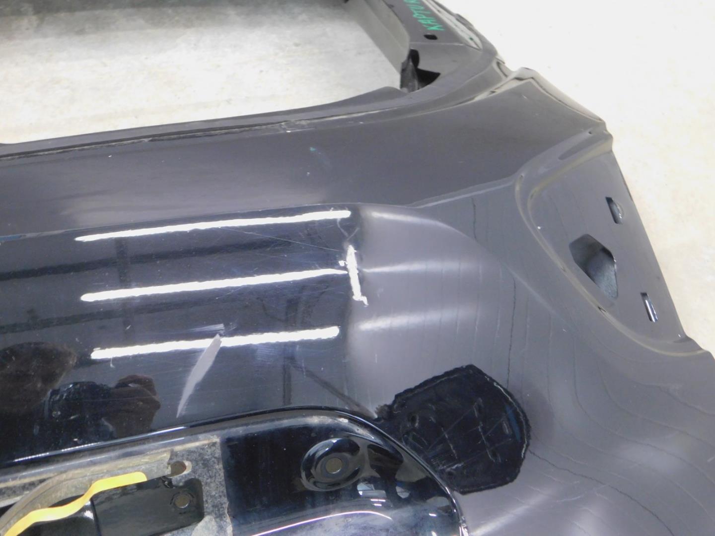 Дверь багажника