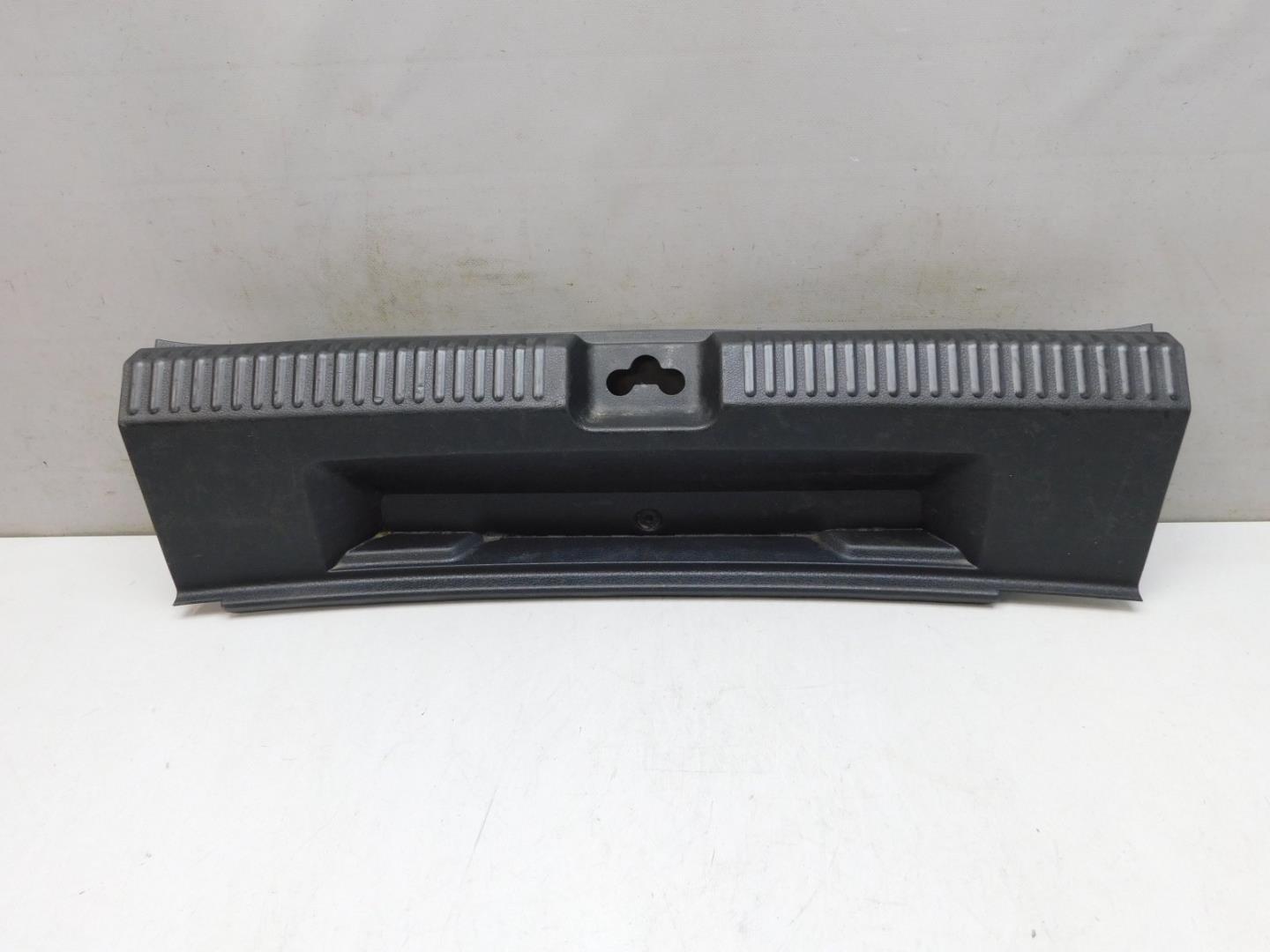 Обшивка багажника