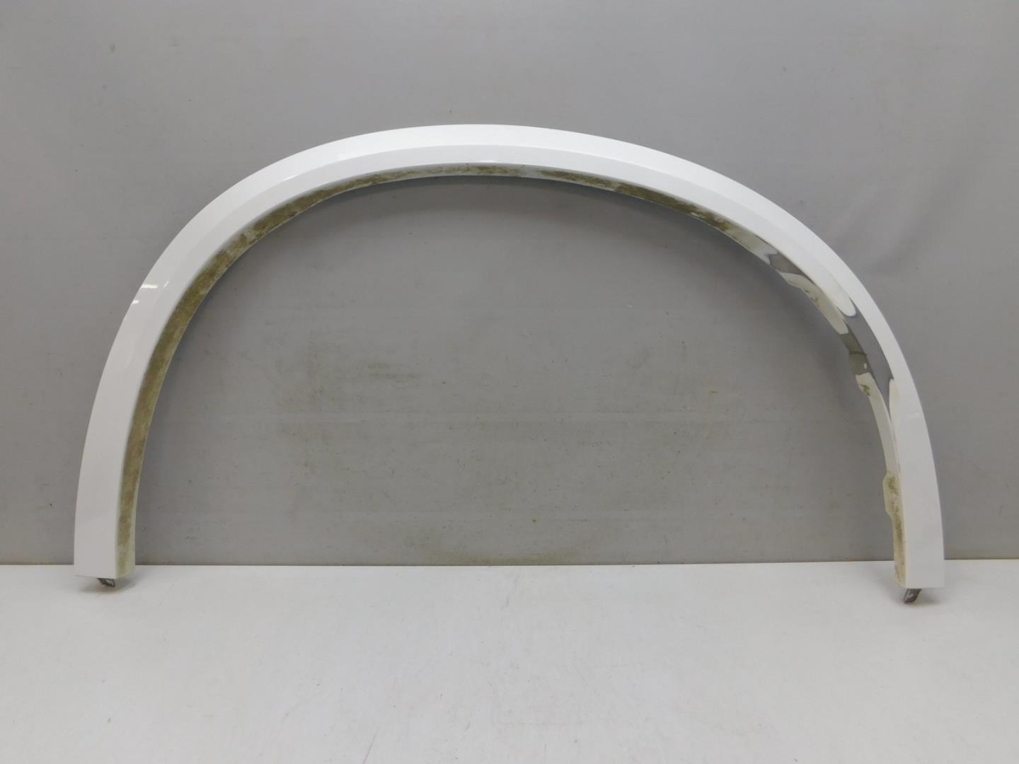 Накладка переднего крыла правого