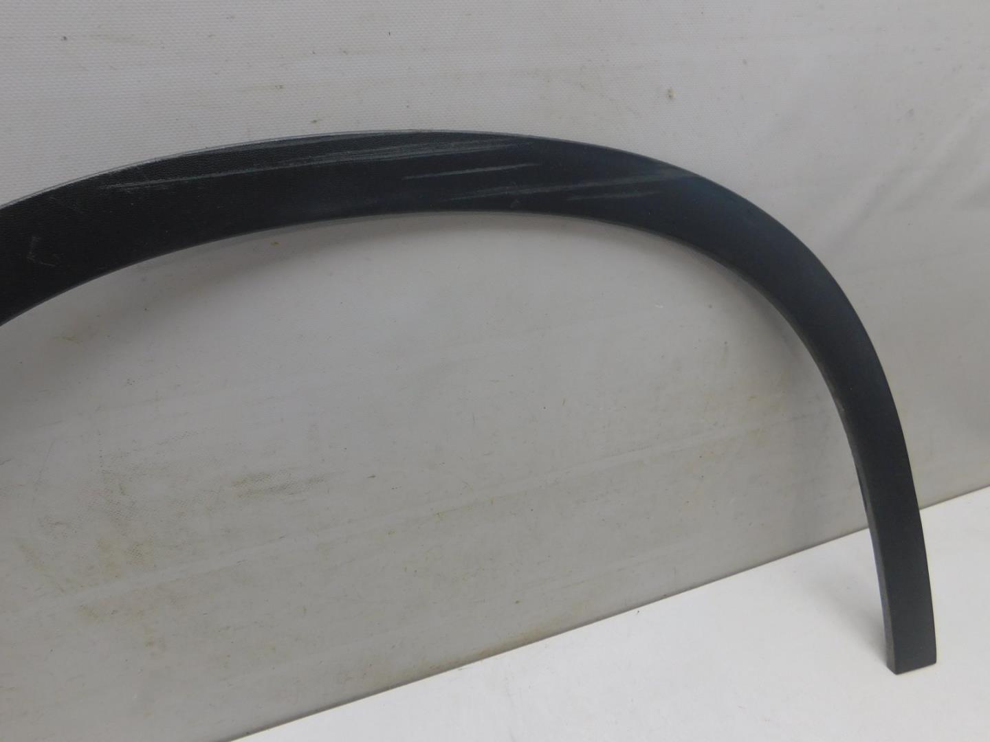 Накладка переднего крыла правого