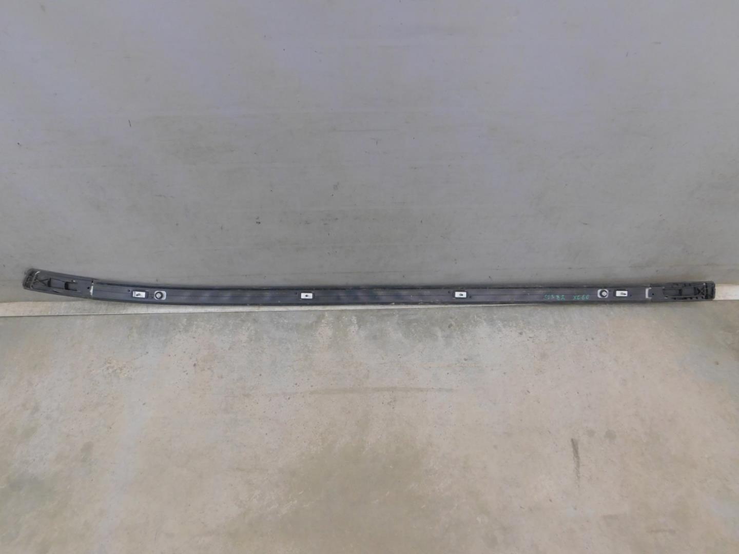 Рейлинг (релинг) левый (планка на крышу)