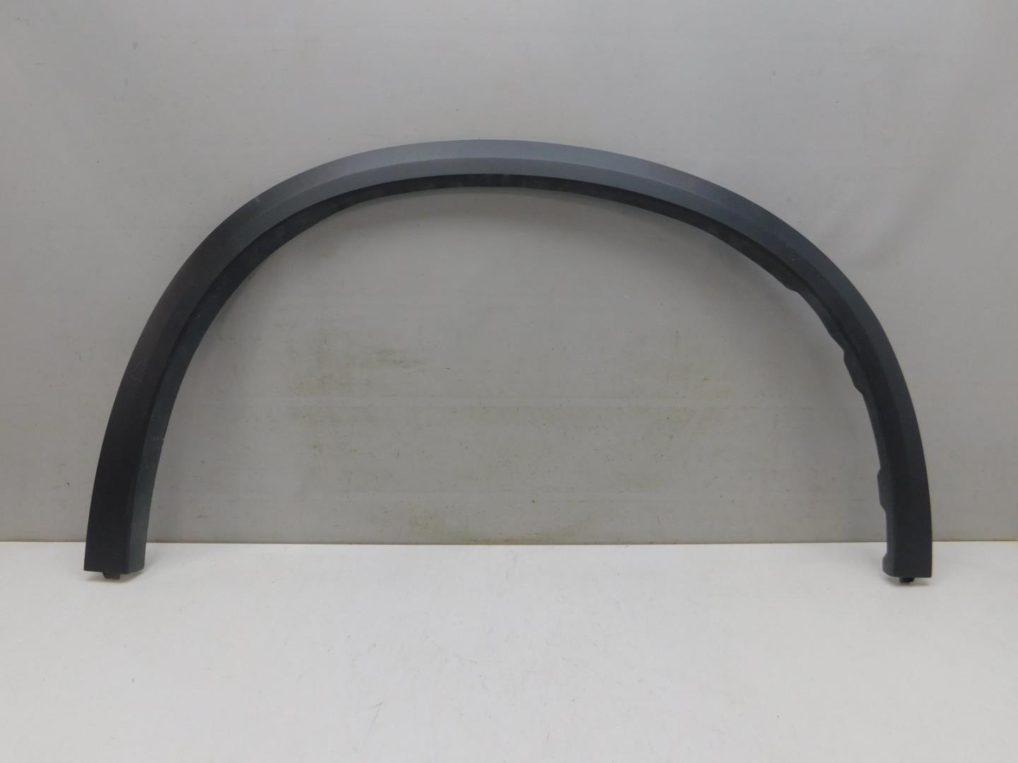 Накладка переднего крыла правого