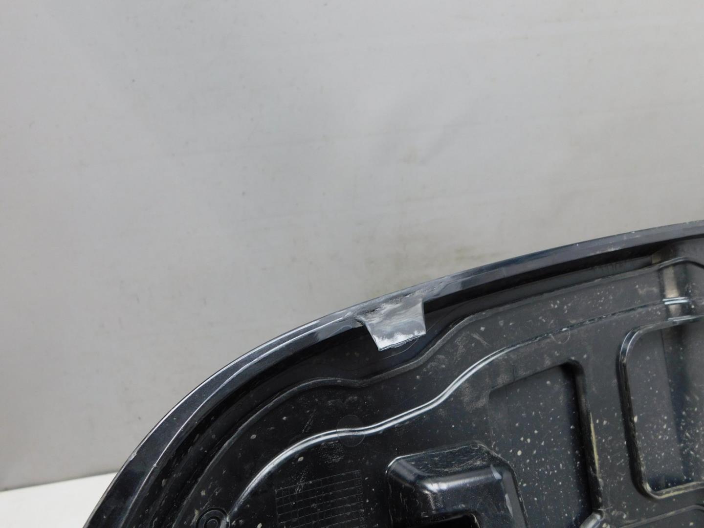 Спойлер (дефлектор) крышки багажника