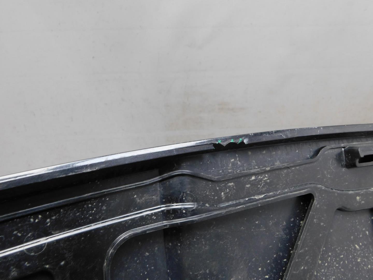 Спойлер (дефлектор) крышки багажника