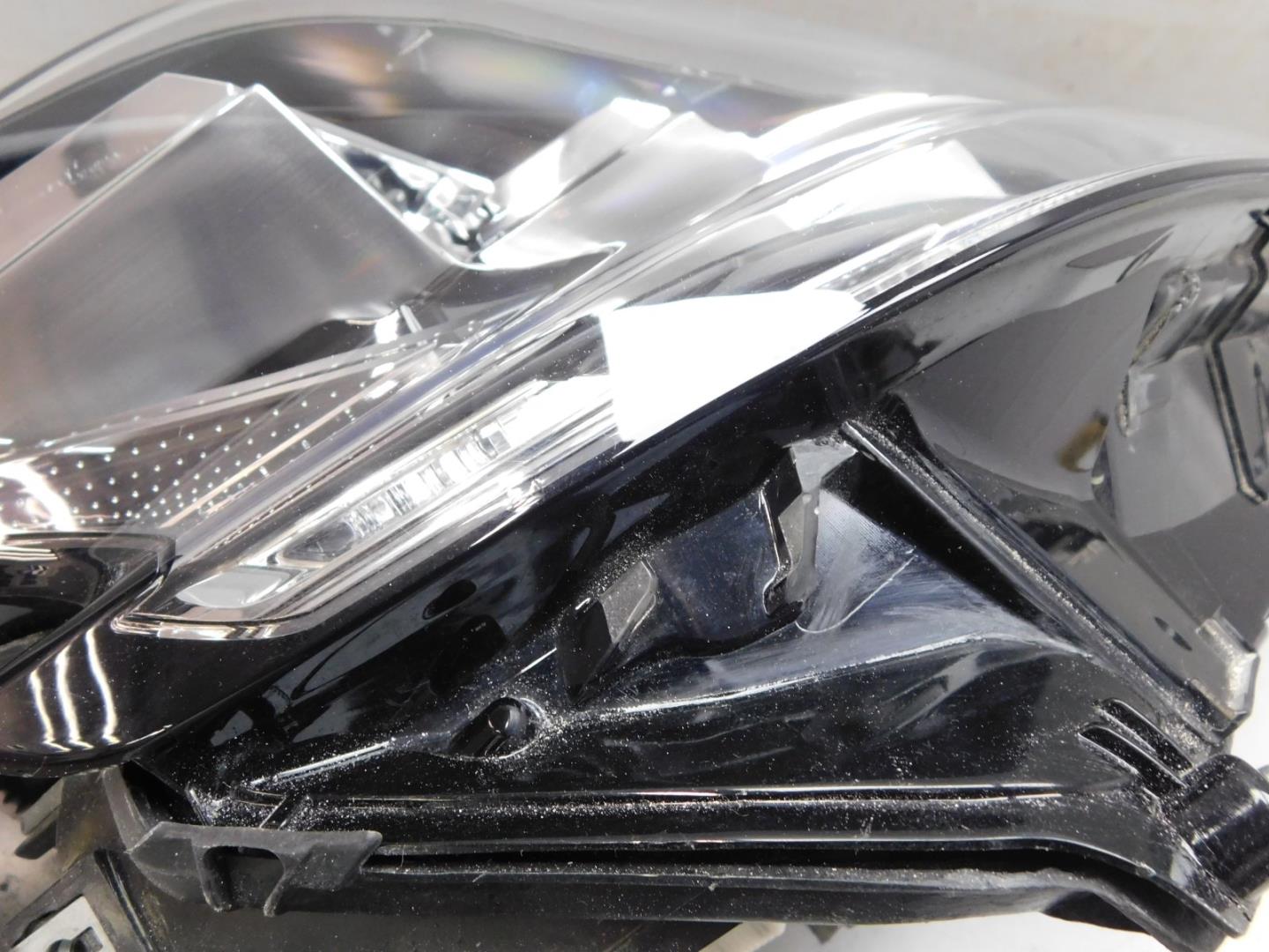 Фара правая