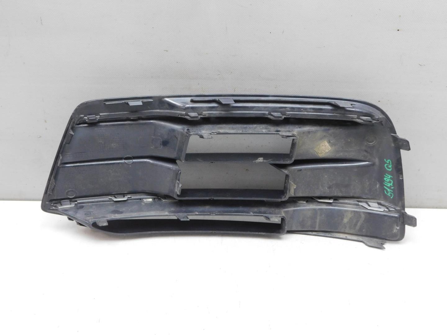 Решетка в бампер правая