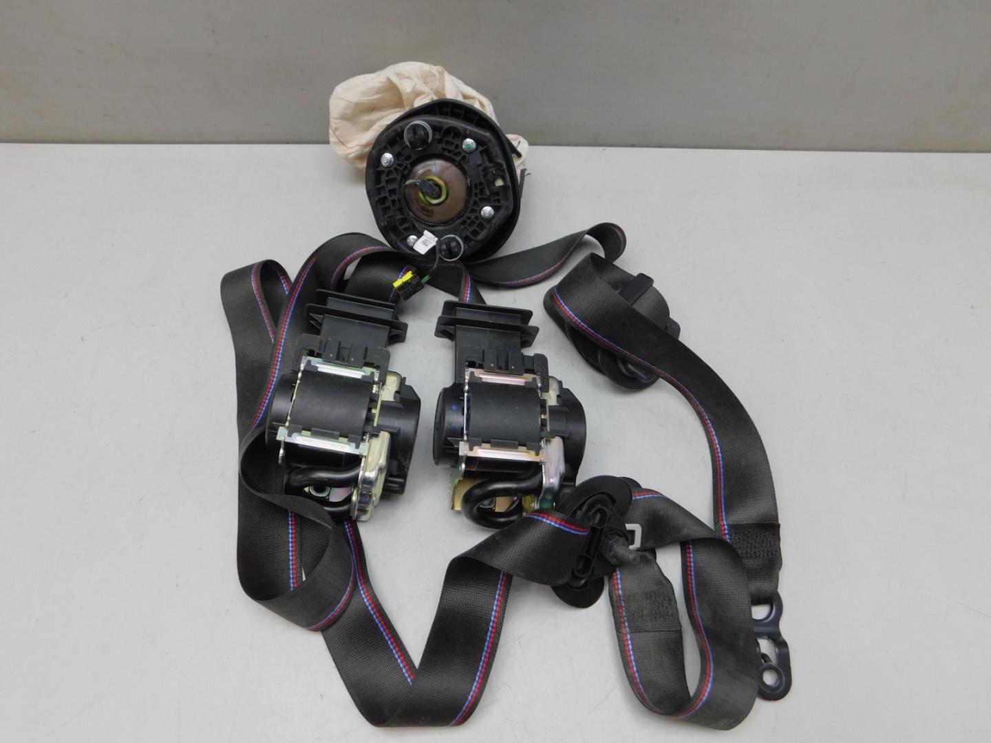 Ремень безопасности с пиропатроном