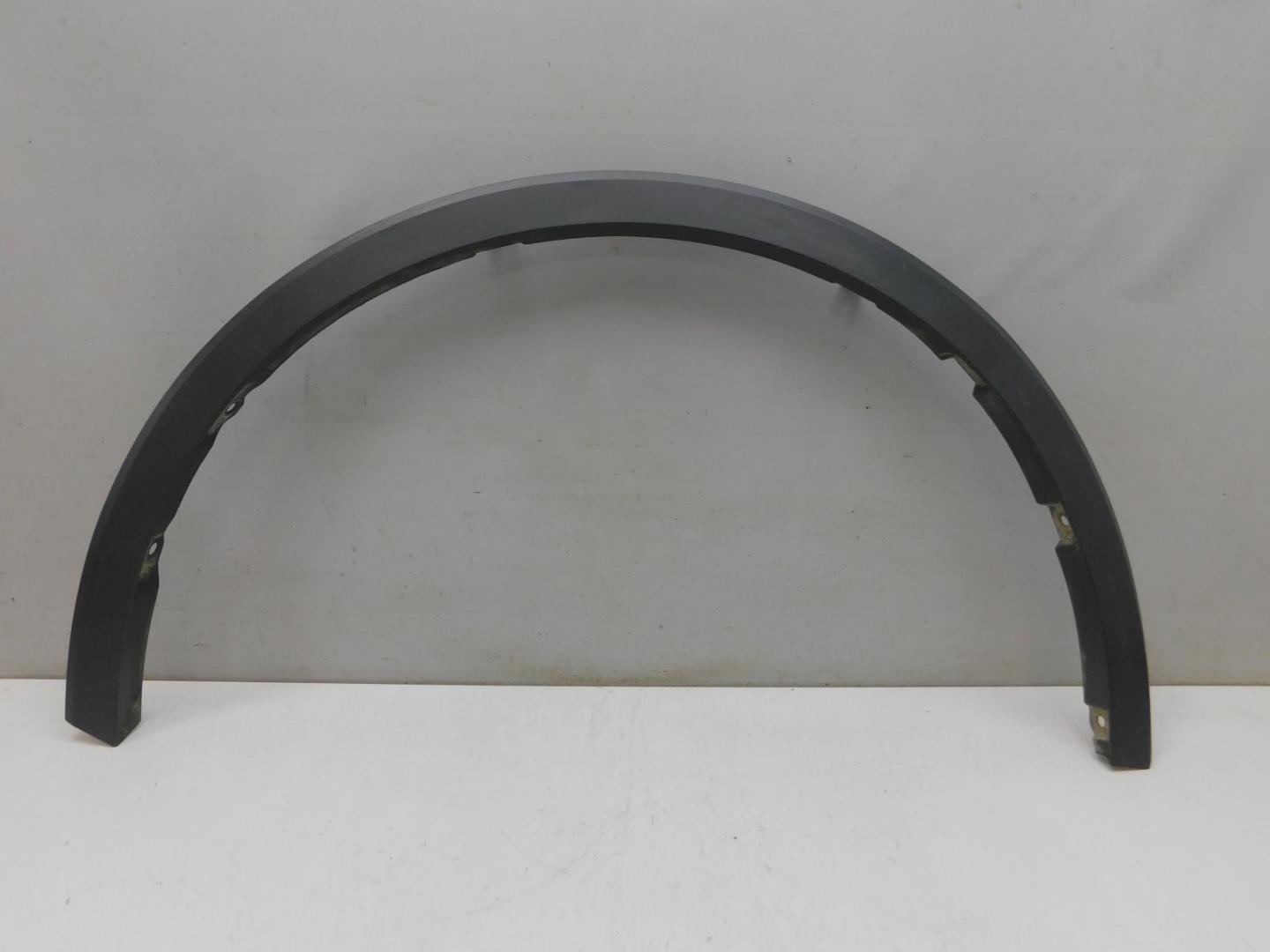 Накладка переднего крыла правого