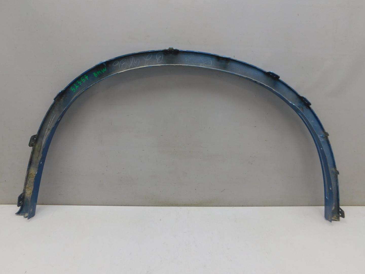 Накладка крыла переднего левого