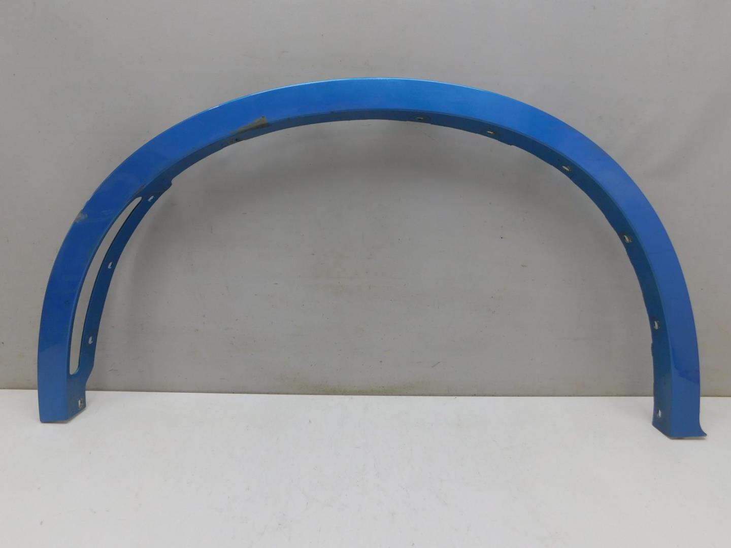 Накладка крыла переднего левого