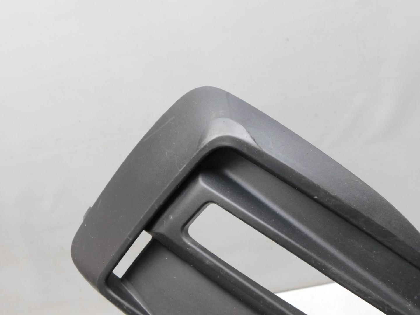 Решетка в бампер правая