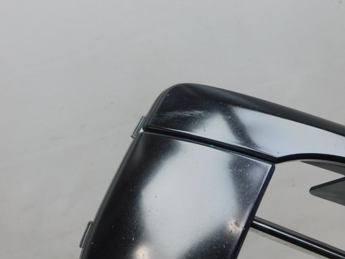 Решетка в бампер правая