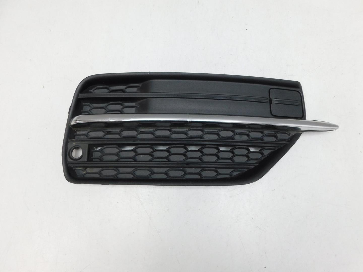 Решетка в бампер правая