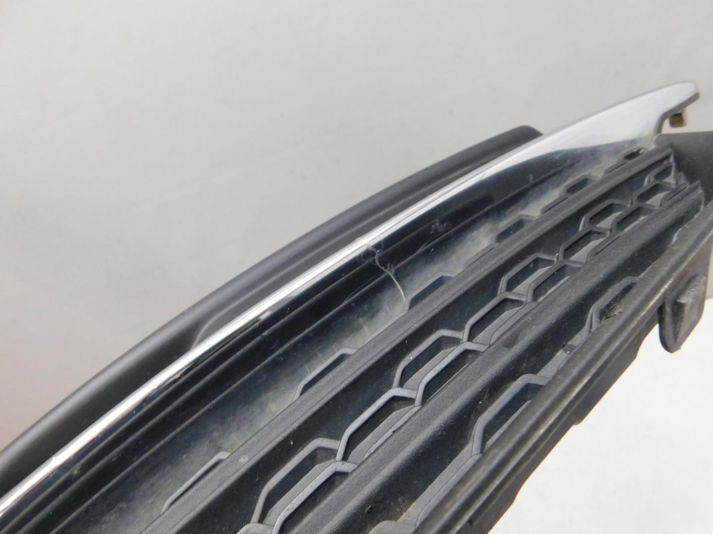 Решетка в бампер правая