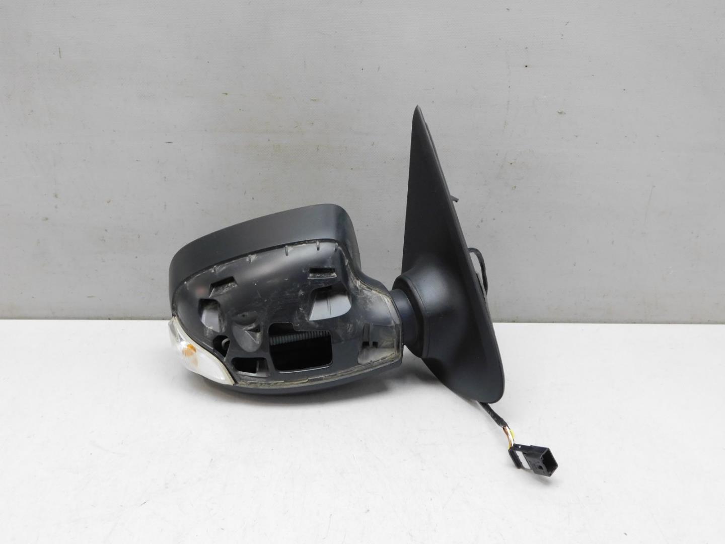 Зеркало правое электрическое