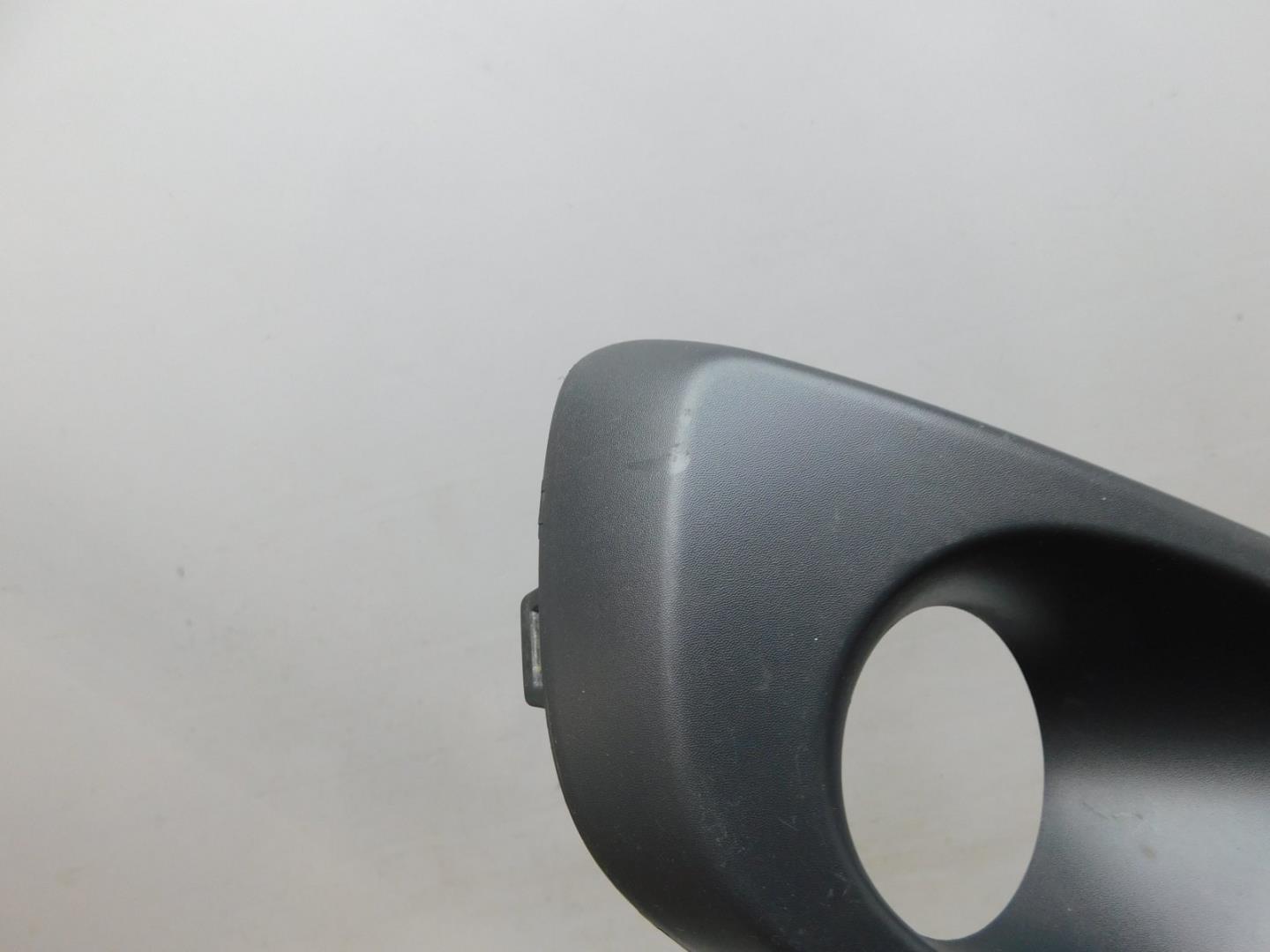 Решетка в бампер правая