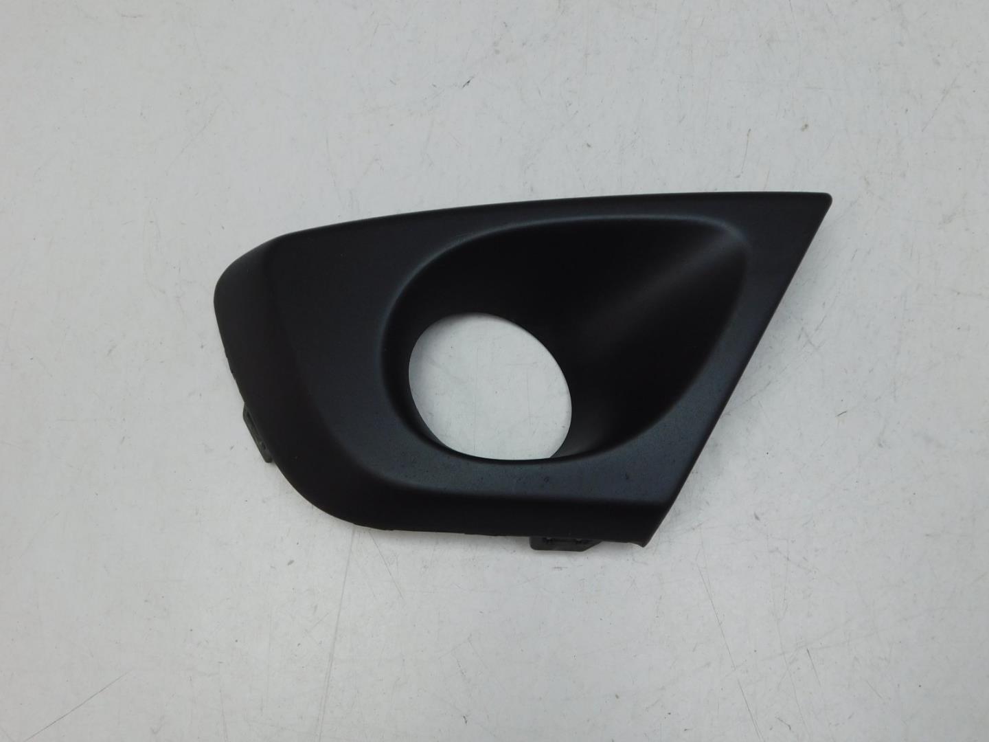 Решетка в бампер правая