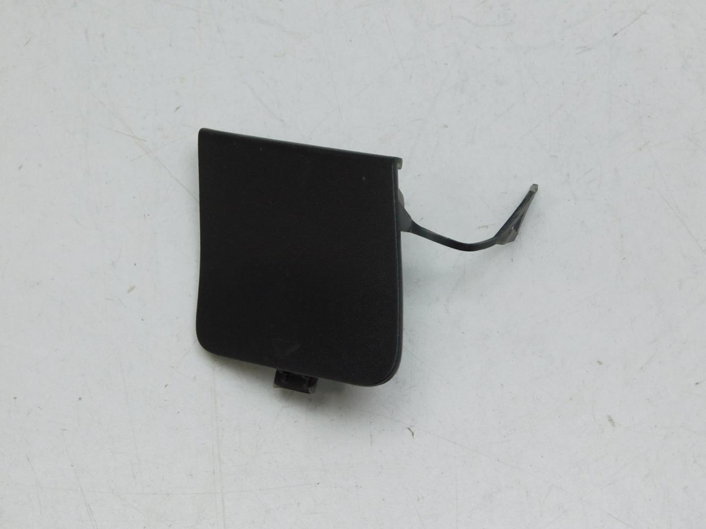 Заглушка буксировочного крюка