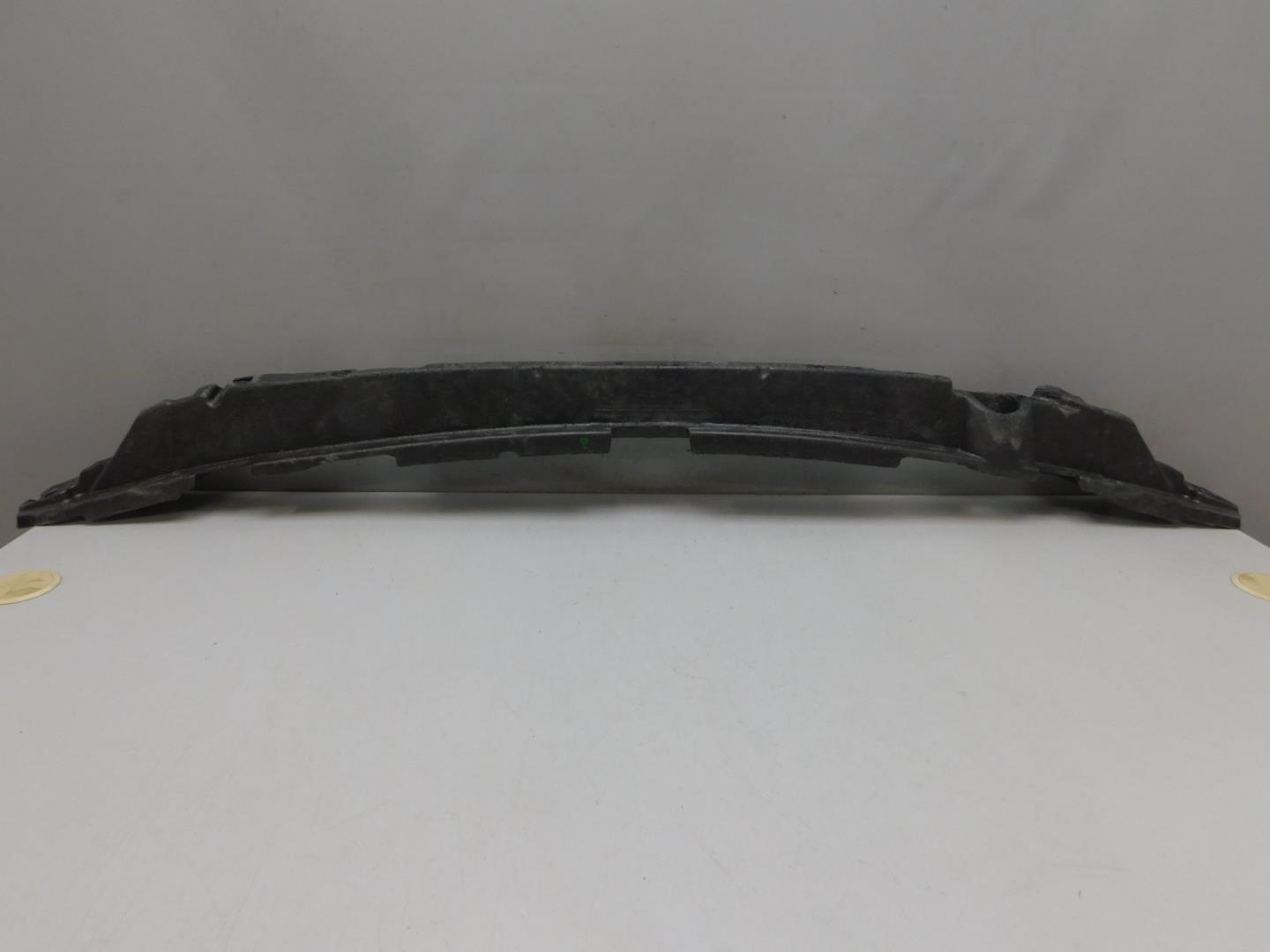 Усилитель переднего бампера